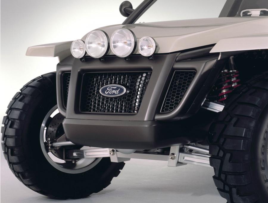  Ford EX Concept 2001 года  (фото 6 из 19)